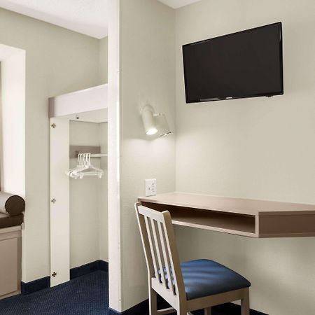 Microtel Inn By Wyndham Louisville East Eksteriør bilde