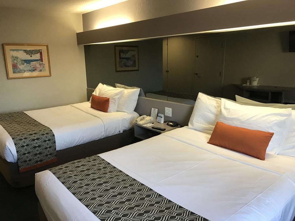 Microtel Inn By Wyndham Louisville East Eksteriør bilde