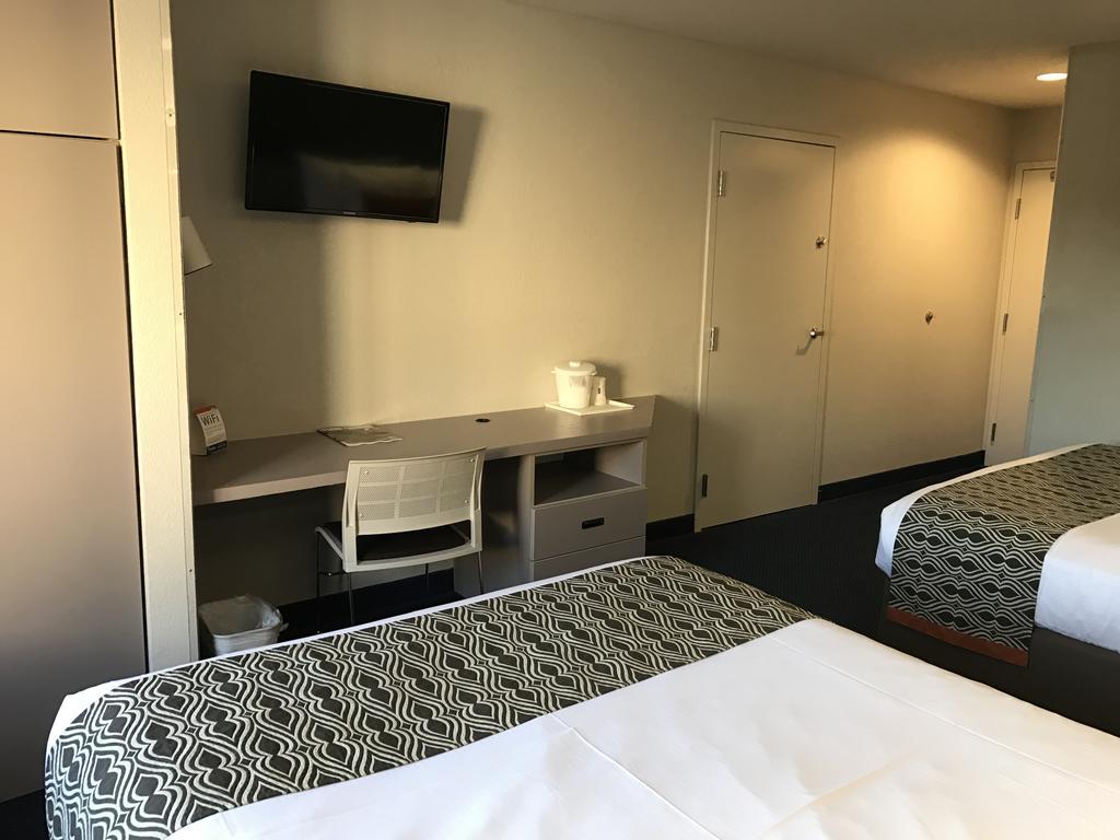 Microtel Inn By Wyndham Louisville East Eksteriør bilde